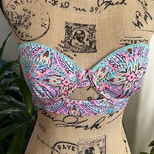 Shade &Shore Bikini Top
Excellent condition 
Size 34C
#629